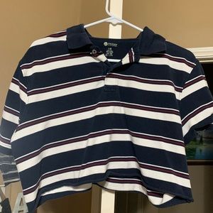 Striped crop top size LG. I’m a small and can wear it